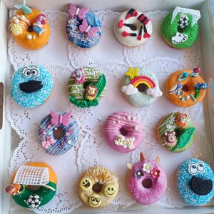 Donut box gemixt thema