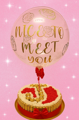 Ronde snoeptaart met letter naar wens van Ferrero Rocher, en ballon met gewenste tekst