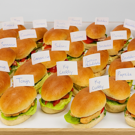 Basic mix mini pistolets en/of mini sandwiches deluxe  